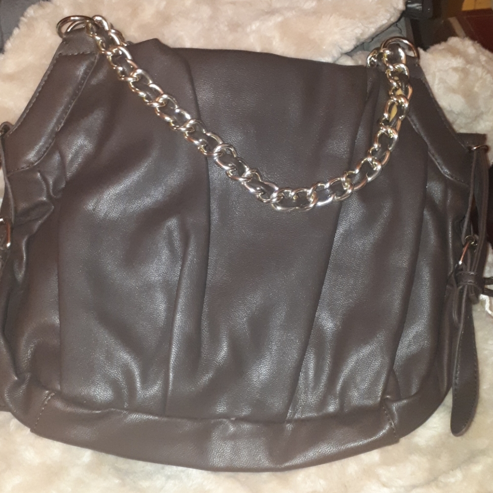Guess Purse - Picture 4 of 4